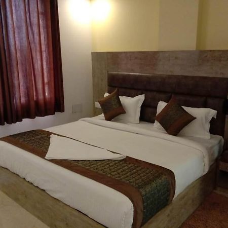Hotel Broadway Yeni Delhi Dış mekan fotoğraf