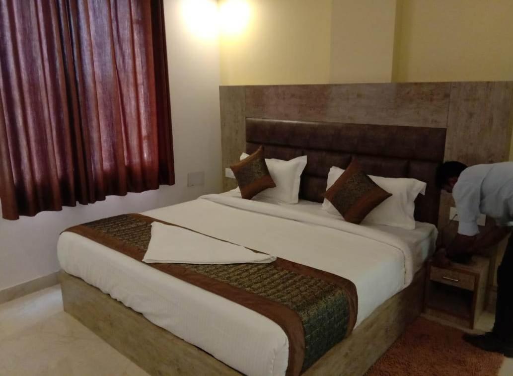 Hotel Broadway Yeni Delhi Dış mekan fotoğraf