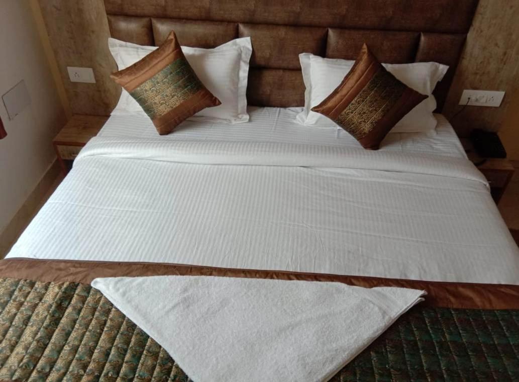 Hotel Broadway Yeni Delhi Dış mekan fotoğraf