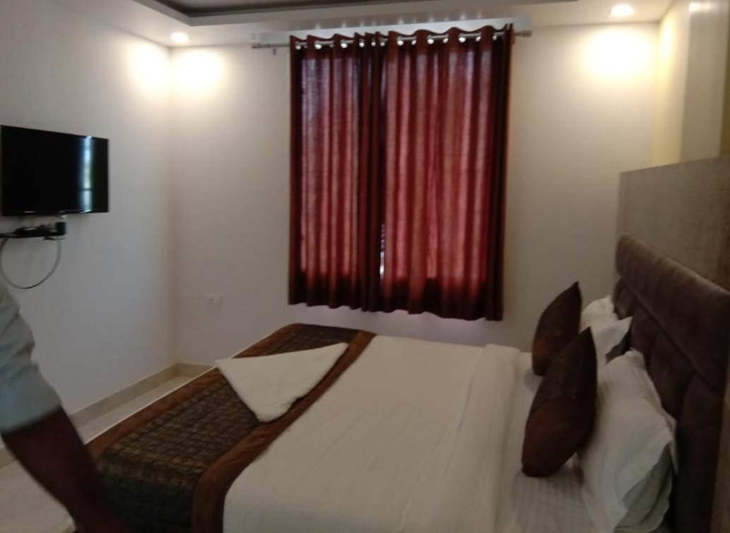 Hotel Broadway Yeni Delhi Dış mekan fotoğraf